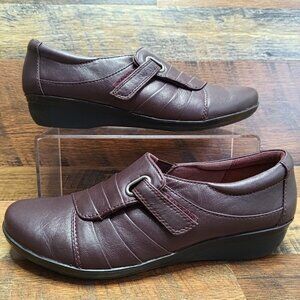 Clarks Women's Loafers Burgundy Leather Soft Cushion Slip-On Shoes Size 8